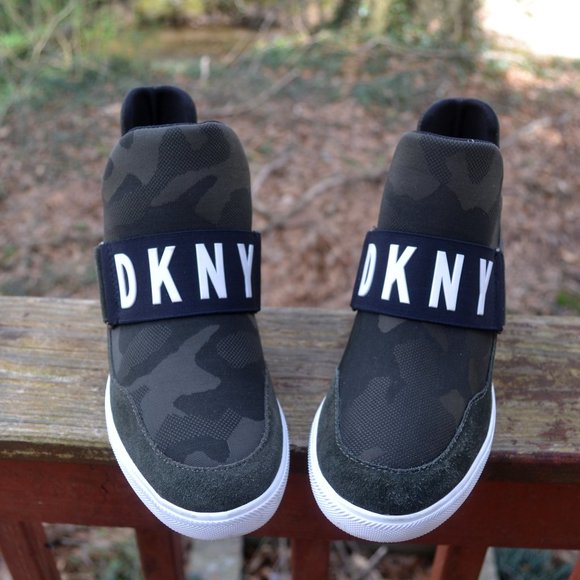 dkny Shoes - DKNY Women's Green Cosmos Slip-on Camo Sneaker